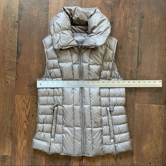 KENNETH COLE Reaction grey puffer vest, size M - Picture 8 of 12